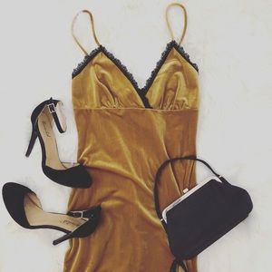 ✨Forever21 Gold Velvet Slip Dress Size Small✨